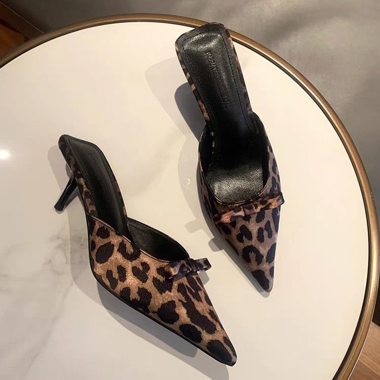 damespantoffels met puntige ho - Ethnic Fashion In recensie en prijs